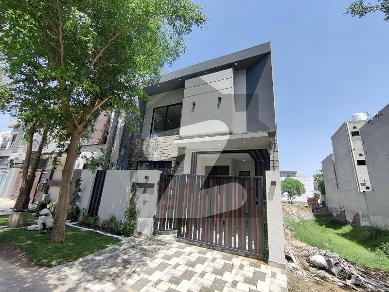 7 Marla Brand New House Available For Sale Near To Park