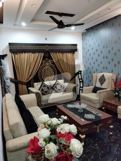 سوان گارڈن ۔ بلاک ایچ سوان گارڈن,اسلام آباد میں 5 کمروں کا 8 مرلہ مکان 3.15 کروڑ میں برائے فروخت۔