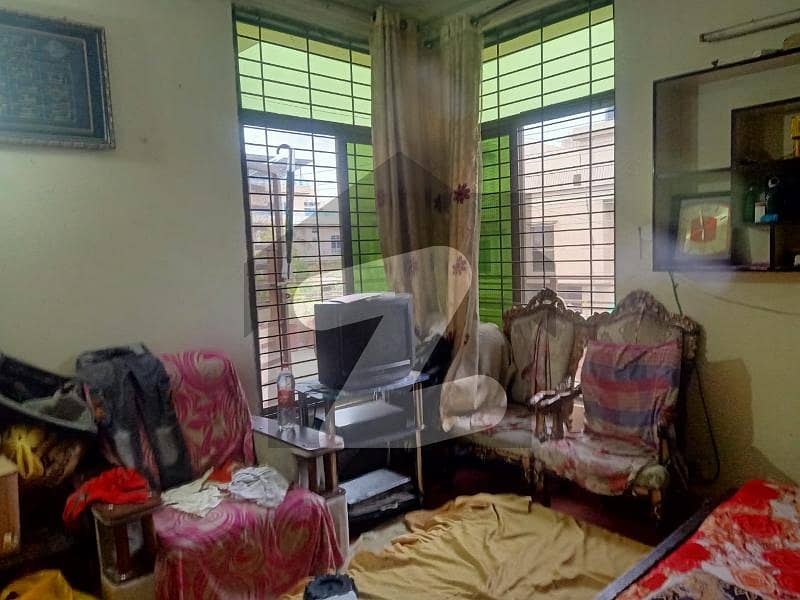 علامہ اقبال ٹاؤن لاہور میں 3 کمروں کا 10 مرلہ بالائی پورشن 50.0 ہزار میں کرایہ پر دستیاب ہے۔