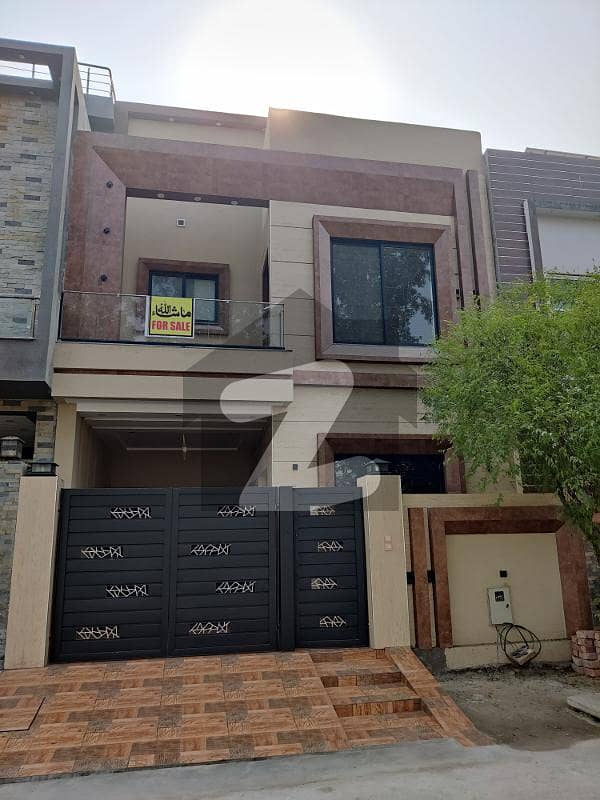 5 Marla Brand New House For Sale On 30 Ft Road Near To Park