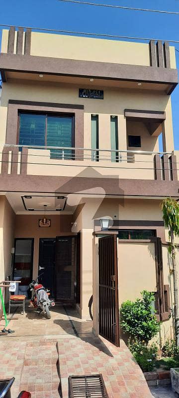 ایڈن بولیوارڈ ہاؤسنگ سکیم کالج روڈ,لاہور میں 3 کمروں کا 4 مرلہ مکان 1.3 کروڑ میں برائے فروخت۔
