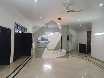 DHA EME SOCIETY HOUSE AVAILABLE FOR RENT