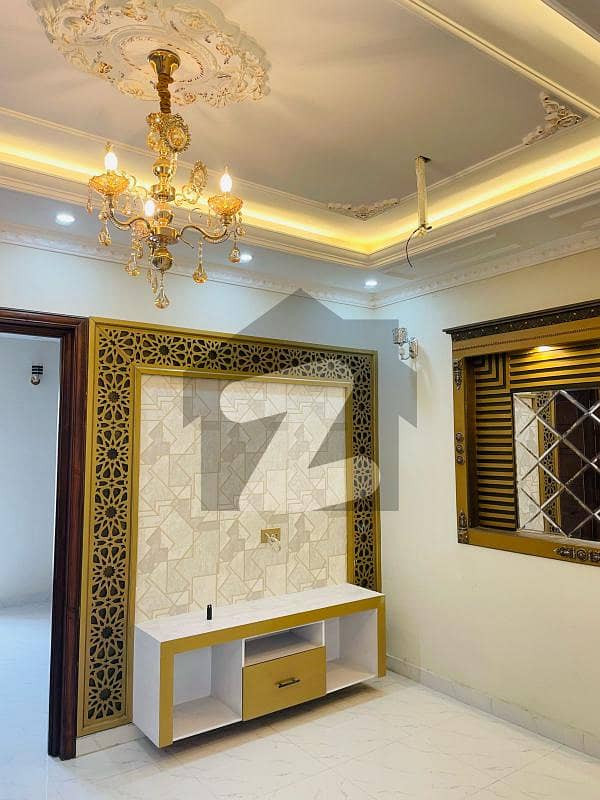 جوبلی ٹاؤن ۔ بلاک ای جوبلی ٹاؤن,لاہور میں 5 کمروں کا 5 مرلہ مکان 1.9 کروڑ میں برائے فروخت۔