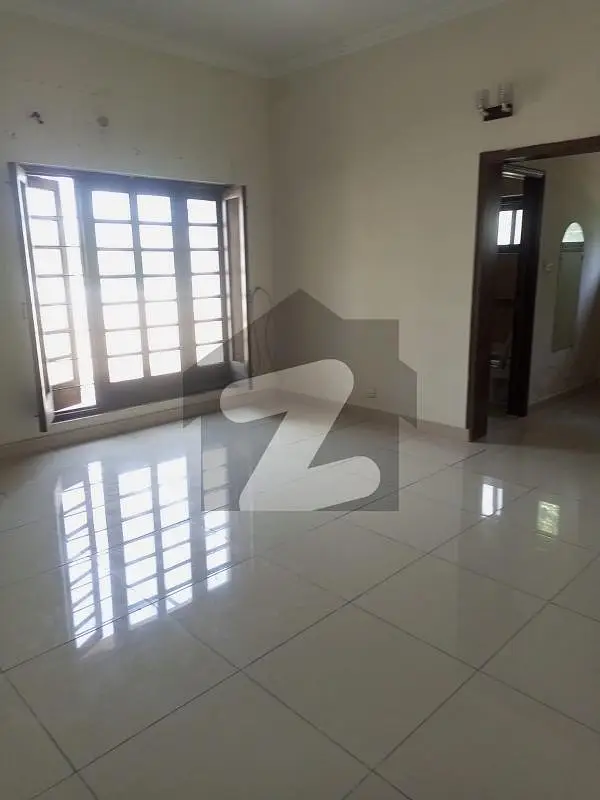 28 Marla Upper Portion Independent Available For Rent In Main Cantt .