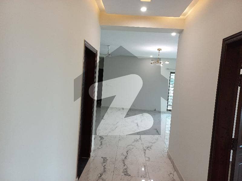 10 Marla 3 bed Apartment For Rent in Askari 11 Lahore