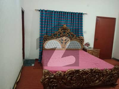 علامہ اقبال ٹاؤن لاہور میں 2 کمروں کا 10 مرلہ بالائی پورشن 37.0 ہزار میں کرایہ پر دستیاب ہے۔