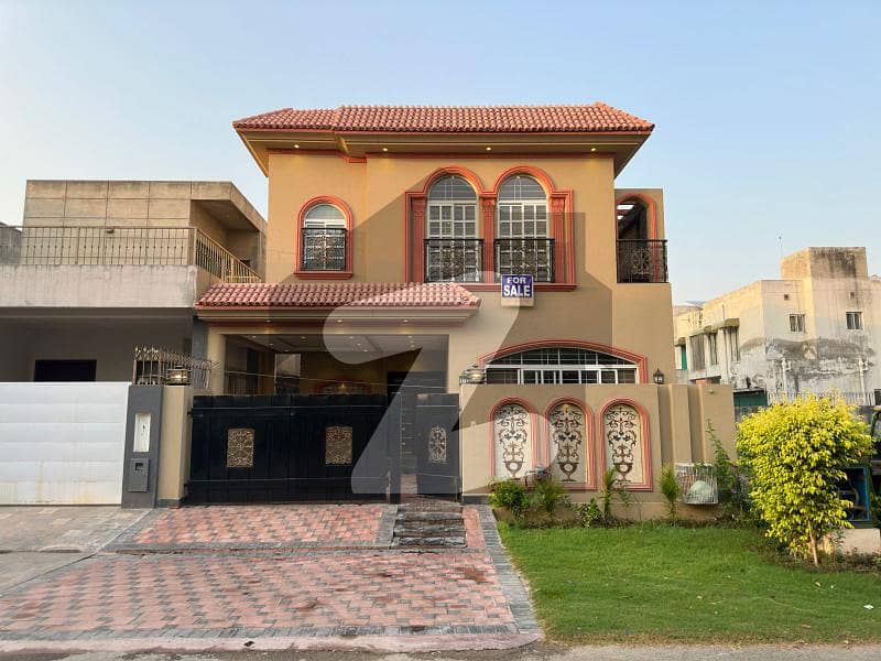 ڈی ایچ اے فیز 6 ڈیفنس (ڈی ایچ اے),لاہور میں 4 کمروں کا 7 مرلہ مکان 3.75 کروڑ میں برائے فروخت۔