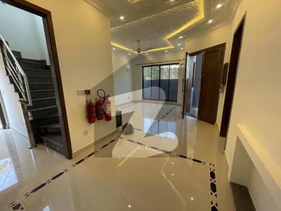 4 BEDS 10 MARLA HOUSE AVAILABLE FOR RENT IN DHA PHASE 4