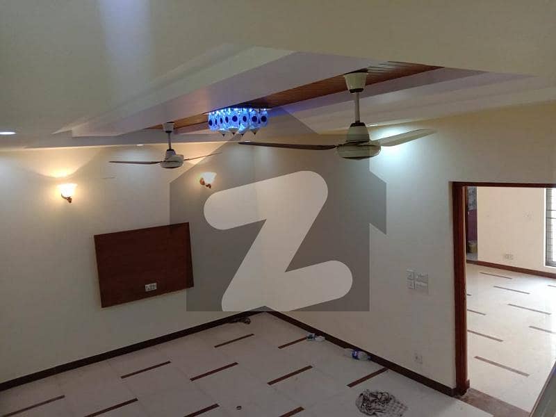 جوہر ٹاؤن فیز 2 جوہر ٹاؤن,لاہور میں 5 کمروں کا 5 مرلہ مکان 1.1 لاکھ میں کرایہ پر دستیاب ہے۔