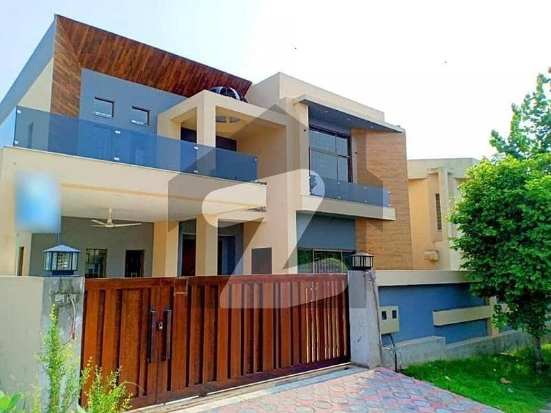 1 KANAL FULL HOUSE AVALIABLE FOR RENT IN DHA PHASE 2
