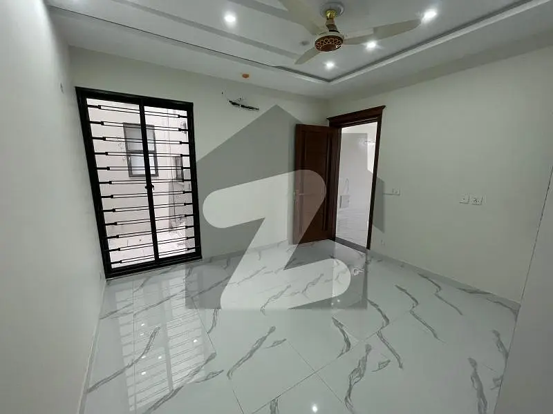 1 Kanal Upper Portion Of Bungalow Available For Rent In DHA Phase 7 Lahore.
