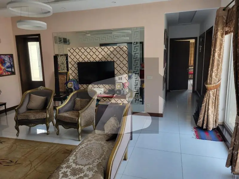 1 KANAL FULLY FURNISHED UPPER PORTION AVILIABLE FOR RENT IN DHA PHASE 5