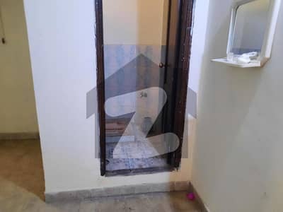 ایڈن ایونیو ایکسٹینشن لاہور میں 4 کمروں کا 8 مرلہ مکان 3.0 کروڑ میں برائے فروخت۔