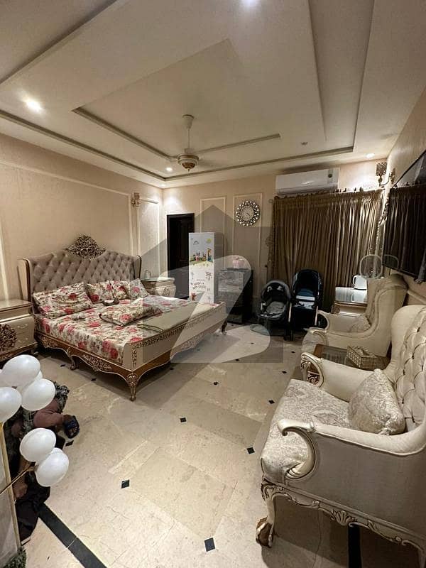 پی آئی اے ہاؤسنگ سکیم لاہور میں 5 کمروں کا 1 کنال مکان 5.0 کروڑ میں برائے فروخت۔