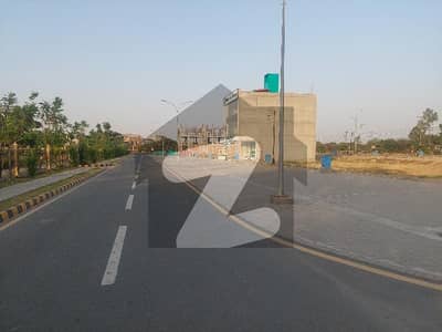 6 Marla Corner Commercial main ki back for sale main also available