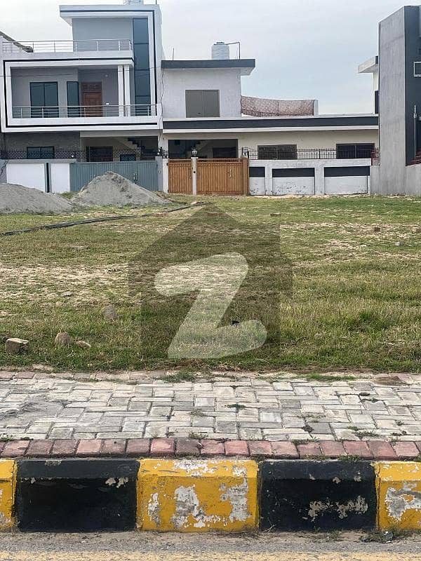 1 Kanal Plot Available For Sale In Q Block Main Boulevard Road 753
