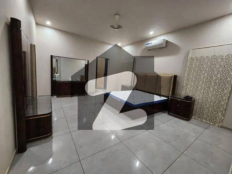 ڈی ایچ اے فیز 8 ڈی ایچ اے ڈیفینس,کراچی میں 6 کمروں کا 2 کنال مکان 27.0 کروڑ میں برائے فروخت۔