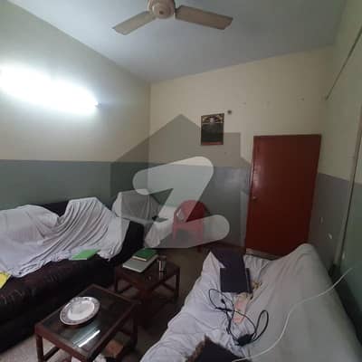 جوہر ٹاؤن لاہور میں 4 کمروں کا 3 مرلہ مکان 1.6 کروڑ میں برائے فروخت۔