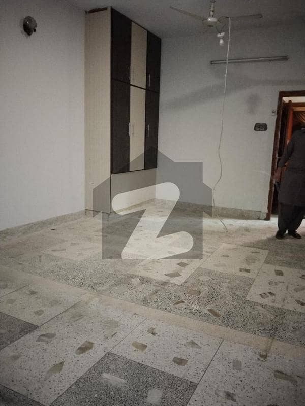نارتھ ناظم آباد ۔ بلاک کیو نارتھ ناظم آباد,کراچی میں 6 کمروں کا 8 مرلہ مکان 3.2 کروڑ میں برائے فروخت۔