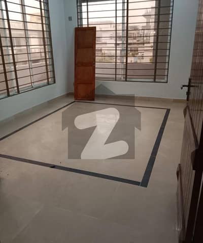 10 marla 3bed uper portion for rent in Pakistan Town