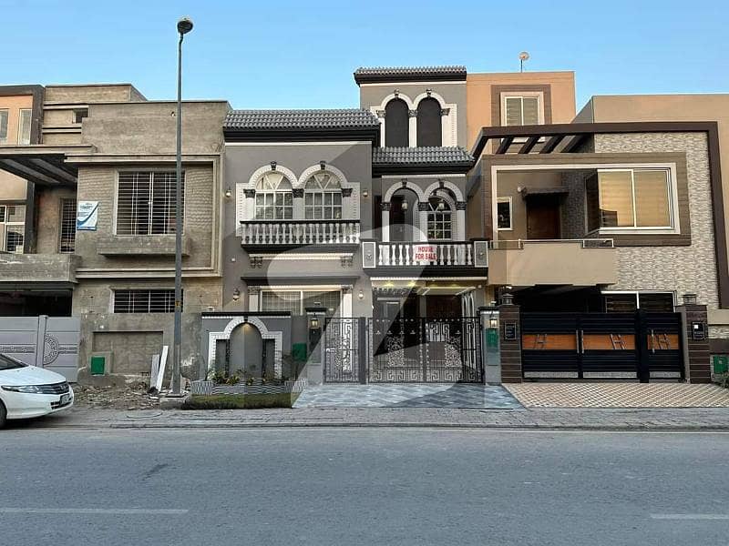 Luxurious Designer 5 Marla Spanish brand new House For Sale in Bahria Town Lahore