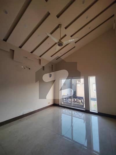 گلشن علی کالونی کینٹ,لاہور میں 3 کمروں کا 4 مرلہ مکان 1.4 کروڑ میں برائے فروخت۔