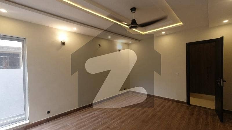 9 Marla House available for rent in Ali Park, Lahore