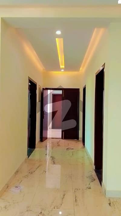 عسکری 11 - سیکٹر ڈی عسکری 11,عسکری,لاہور میں 3 کمروں کا 10 مرلہ فلیٹ 3.1 کروڑ میں برائے فروخت۔