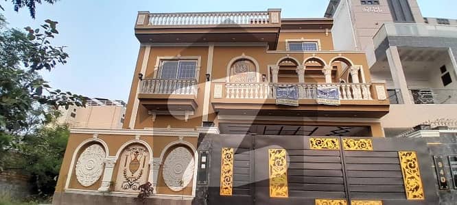 جوبلی ٹاؤن ۔ بلاک ڈی جوبلی ٹاؤن,لاہور میں 6 کمروں کا 10 مرلہ مکان 3.69 کروڑ میں برائے فروخت۔