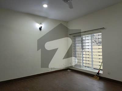 Bahria Enclave 10 Marla Single unit House Available For Rent