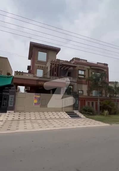 Luxury 1 Kanal Corner New House For Rent In A Block