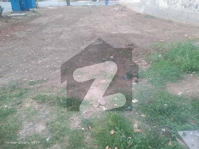 Plot for sale BB. block. Plot/ . corner paid posission paid utility paid. 7 Marla paid. very 
very good location Plot sale. 170 lakh. Direct owner Plot sale