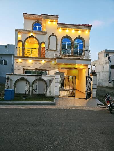 سٹی ہاؤسنگ سکیم جہلم میں 5 مرلہ مکان 1.55 کروڑ میں برائے فروخت۔