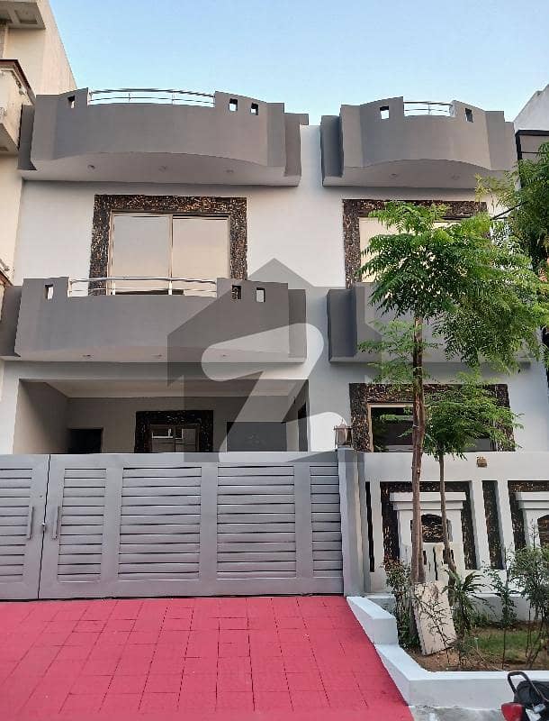 30x60 Beautifull Used House For Sale In G-13 at best location