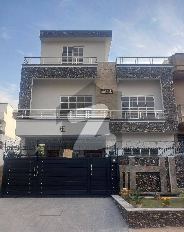 30x60 Beautifull House For Sale In G-13 at best location