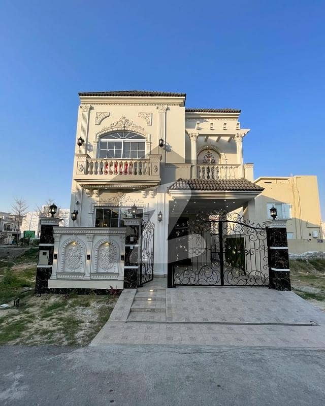 5 MARLA SPANISH HOUSE FOR SALE IN DHA 9 TOWN