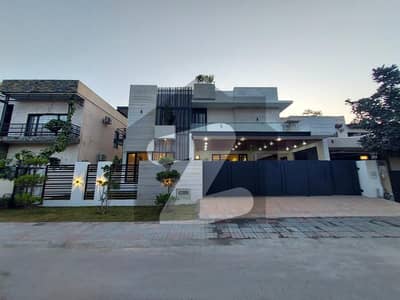Architectural Masterpiece: Exceptional Modern Home For Sale