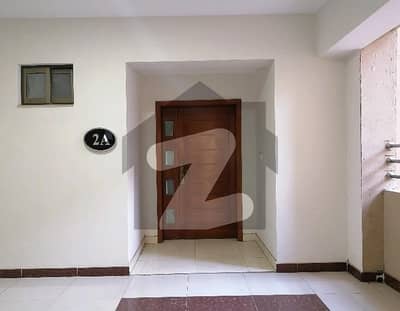 عسکری 11 ۔ سیکٹر بی اپارٹمنٹس عسکری 11,عسکری,لاہور میں 4 کمروں کا 10 مرلہ فلیٹ 90.0 ہزار میں کرایہ پر دستیاب ہے۔