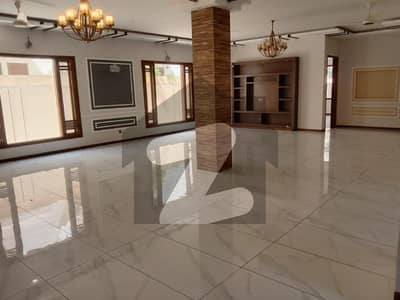 ڈی ایچ اے فیز 6 ڈی ایچ اے ڈیفینس,کراچی میں 9 کمروں کا 2 کنال مکان 23.5 کروڑ میں برائے فروخت۔
