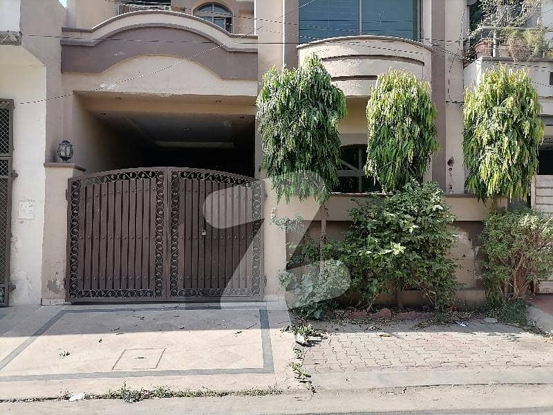 5MARLA house for sale Johar town phase 2 near emporium mall and Expo center owner build Marbal flooring
