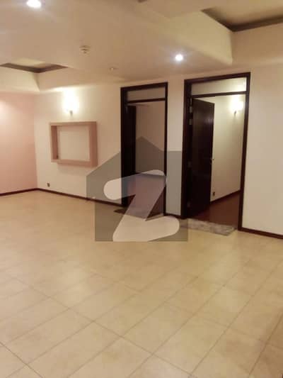 Three Bedroom Spacious Apartment 2100 Sq. Ft Unfurnished For Rent In Silver Oaks Apartments F-10 Islamabad