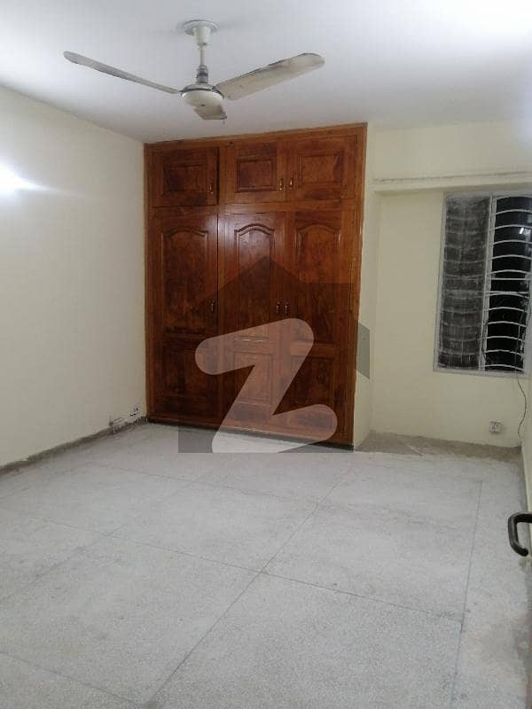 عسکری 1 عسکری,لاہور میں 3 کمروں کا 10 مرلہ فلیٹ 3.45 کروڑ میں برائے فروخت۔