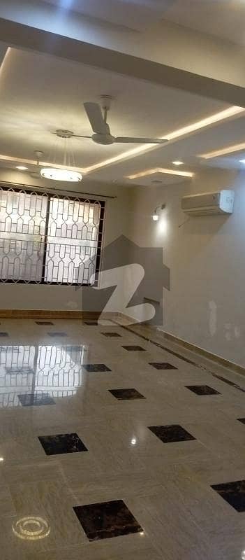 ایف ۔ 11/1 ایف ۔ 11,اسلام آباد میں 6 کمروں کا 1 کنال مکان 15.0 کروڑ میں برائے فروخت۔