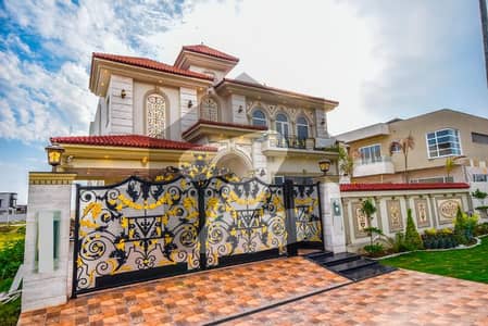 10 Marla Spanish Designer House For Sale At Hot Location 150ft Road Approach