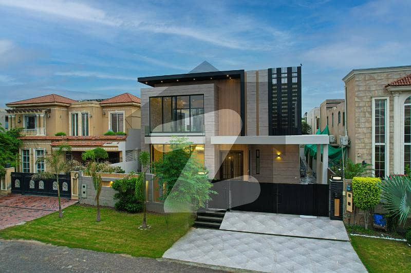 1 KANAL LUXURY BUNGALOW WITH IMPORTED ACCESSORIES