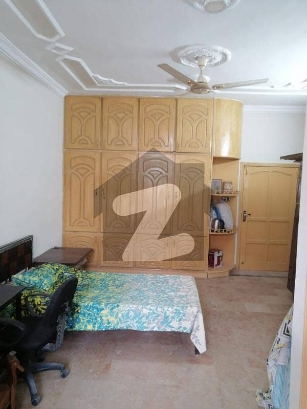 آئی ۔ 8/2 آئی ۔ 8,اسلام آباد میں 3 کمروں کا 5 مرلہ کمرہ 15.0 ہزار میں کرایہ پر دستیاب ہے۔