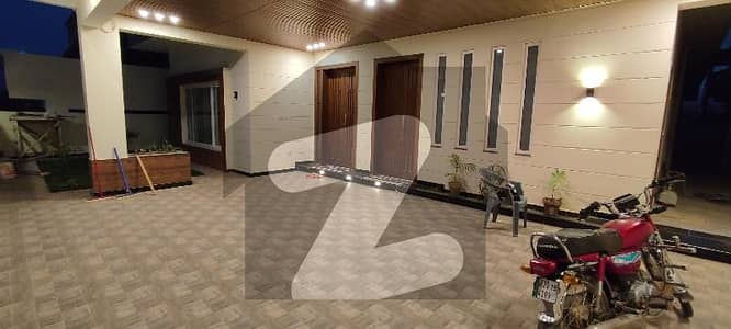 جی ۔ 13 اسلام آباد میں 3 کمروں کا 1 کنال مکان 1.45 لاکھ میں کرایہ پر دستیاب ہے۔
