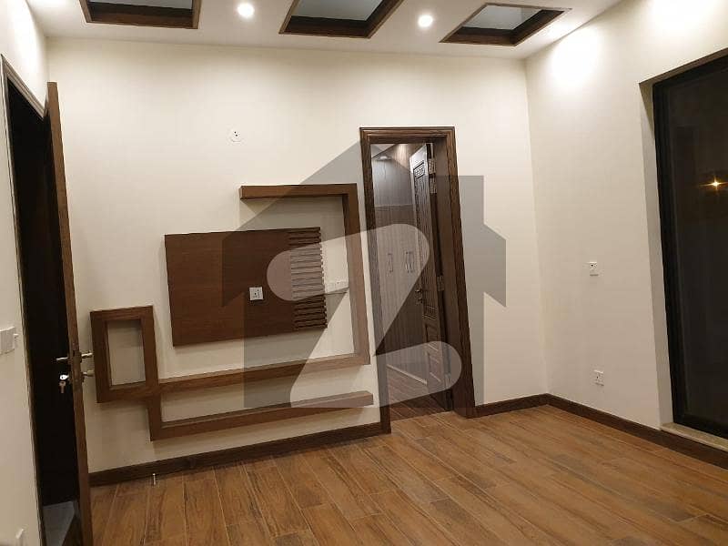 1 Kanal Separate Entrance Brand New Upper Portion for Rent in DHA