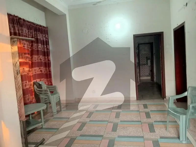 UPPER PORTION AVAILABLE FOR RENT IN GULSHAN BLOCK