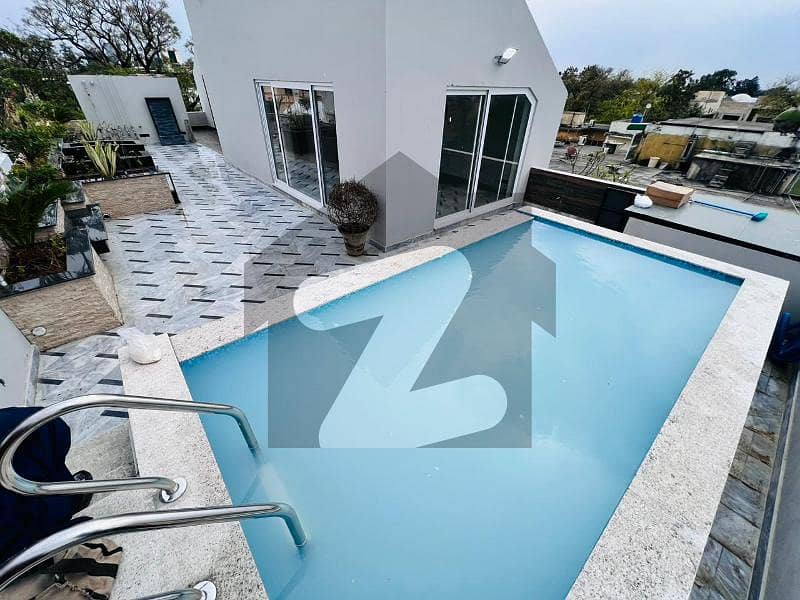 F7 Brand New Luxury House With Roof Top have Swimming.